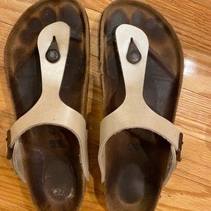 Birkenstock Gizeh Birko-Flor Sandals in Platinum